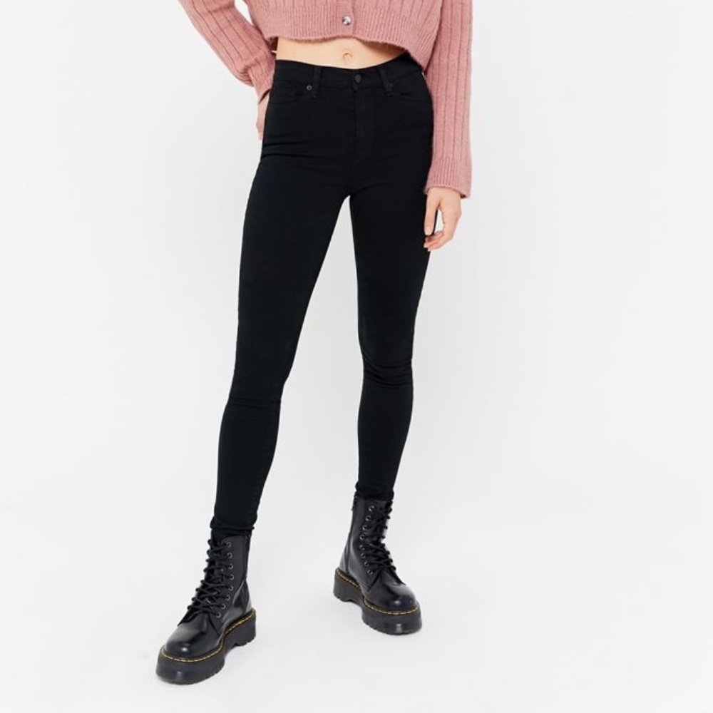 BLACK JEANS
